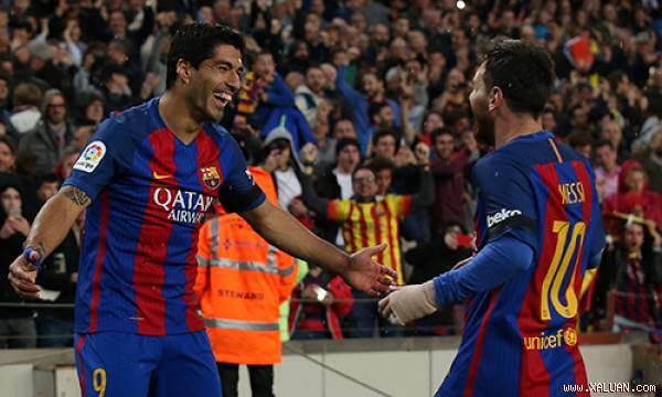  Messi được hưởng lợi khi chơi cạnh một đồng đội làm tường và kiến tạo xuất sắc như Suarez. Ảnh: Reuters.