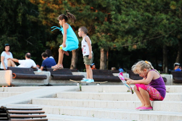 children play