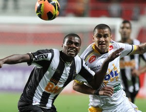 Jemerson e Wellington Paulista Atlético-MG x Criciúma (Foto: Paulo Fonseca / Ag. Estado)