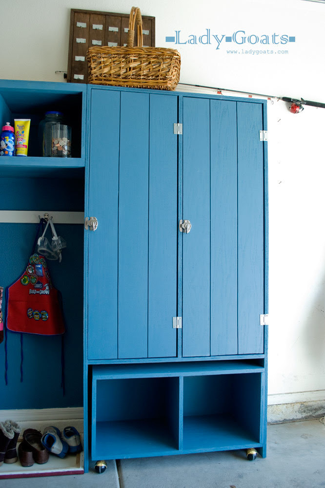 DIY Mudroom Locker Plans