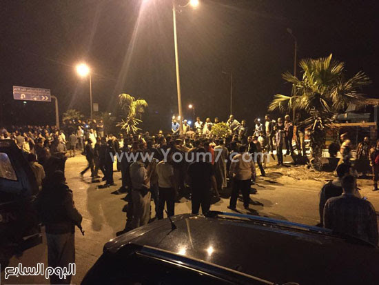 أهالى قرية كفر هلال يقطعون الطريق -اليوم السابع -4 -2015