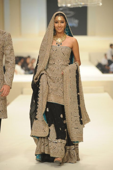 Vaneeza Ahmed wearing umar sayeed bridal dress Photo Vaneeza Ahmed wearing umar sayeed bridal dress