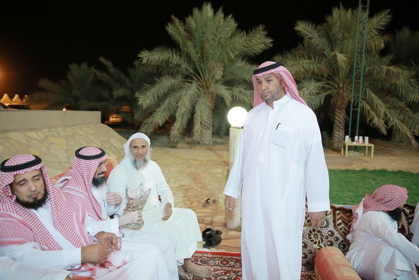 صـور الأستاذ صالح الجمعة يحتفي