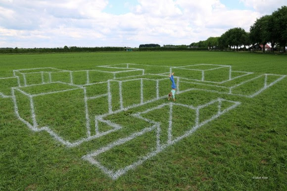 3D Maze Optical Illusion