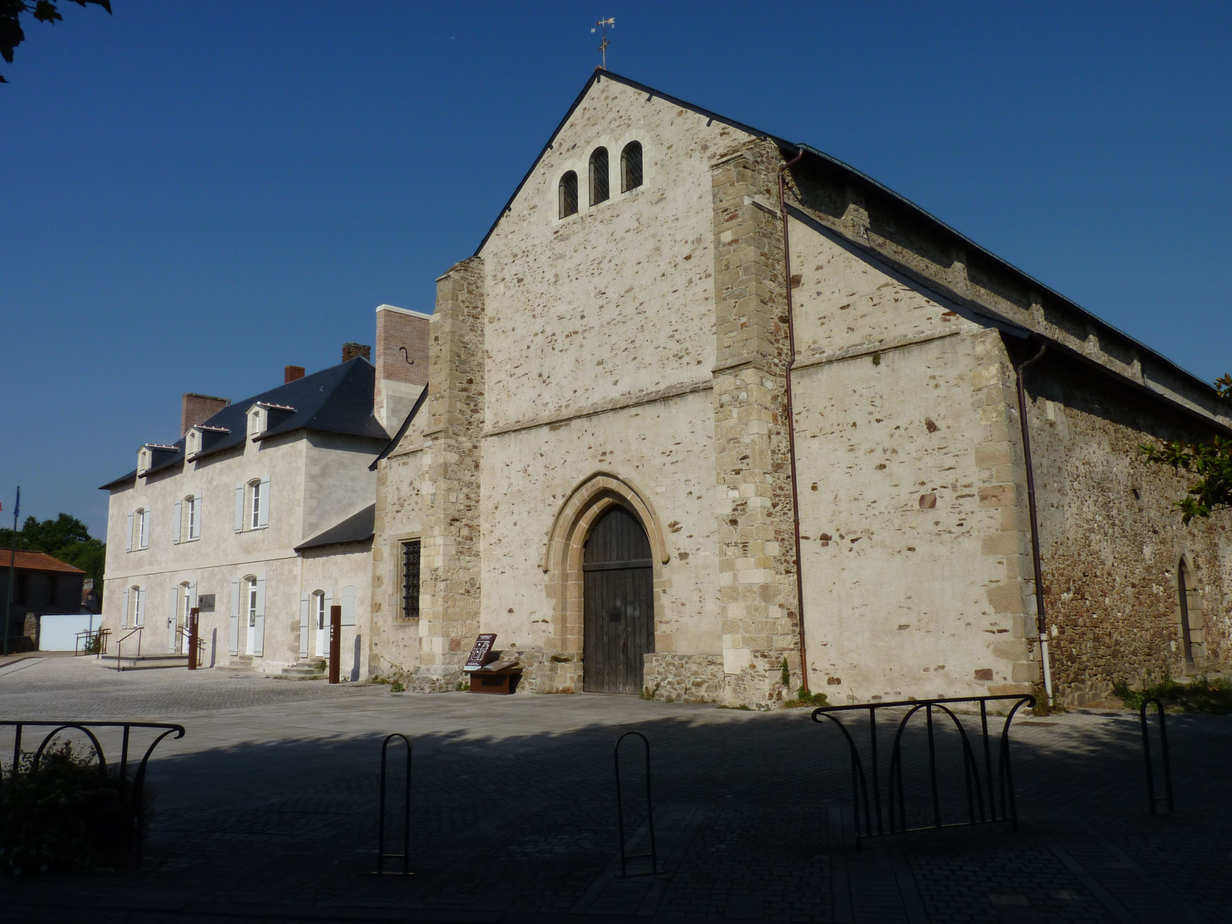 Resultado de imagen de St. Philibert-de-Grand-Lieu.