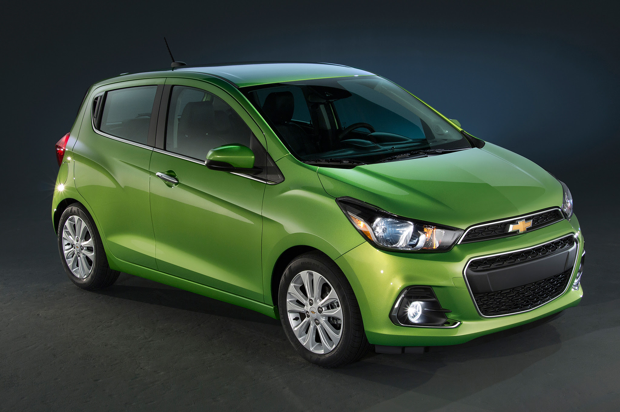 2016-Chevrolet-Spark-front-three-quarter-061