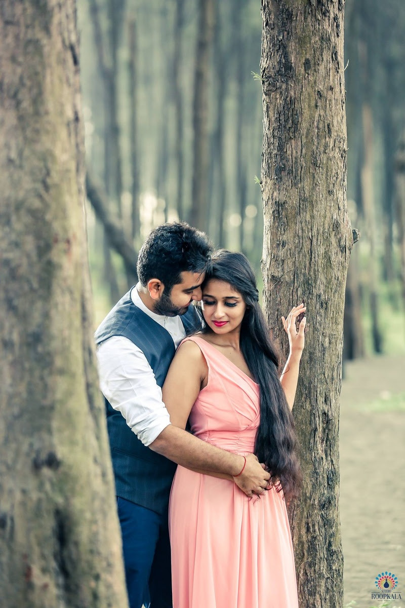 Vintage Pre  Wedding  Photoshoot  in Mumbai with an Old World 