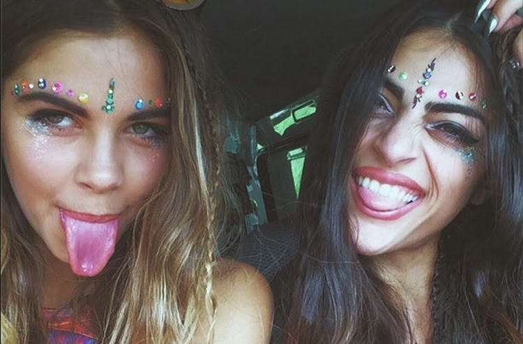 インドのビンディでフェスメイクが最強キラめく Edm Maxx