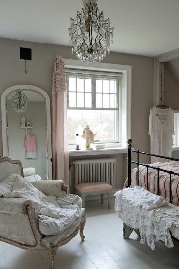 VINTAGE HOME
