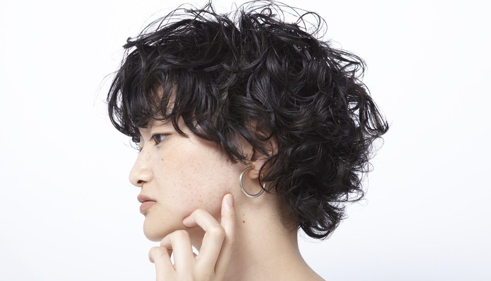 カールが楽しいショートヘアパーマ 表参道 美容室 ドゥーブル Double ドゥーブルソンズ Double Sons