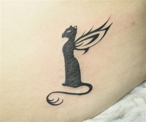 minimalist tattoo ideas designs  prove subtle