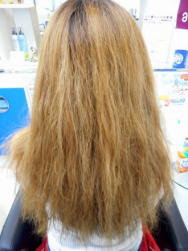ブリーチしすぎ注意 ブリーチによるチリチリ髪の改善施術 藤沢市湘南台86futureshair 86futureshair