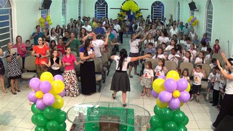 Some cities have parades and cultural performances. Culto Das CrianÃ§as - Assembleia de DEUS CriciÃºma SC Setor