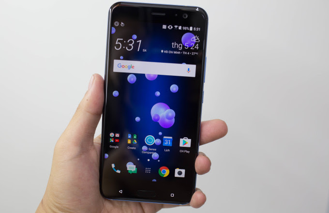 Mở hộp <a href='http://ift.tt/2rt7az2' title='HTC U11' target='_blank'>HTC U11</a> tại Việt Nam