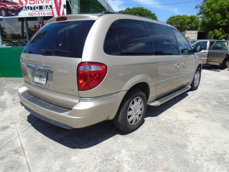 2006-Chrysler-Town-And-Country-Limited-4dr-Extended-Mini-...