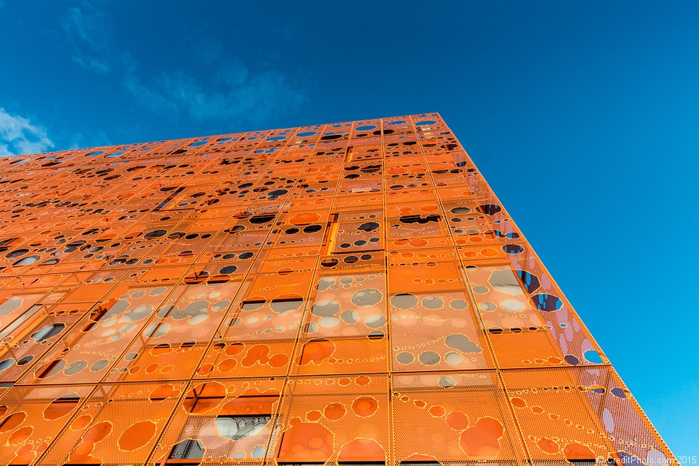 Effets de répétition sur le cube orange Lyon Confluence ...