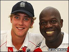 Ottis Gibson [R] with England bowler Stuart Broad