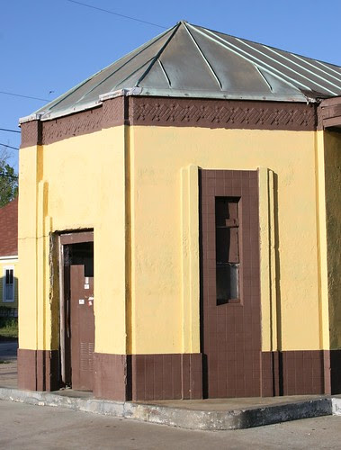 humble oil & refining co. filling station no. 179 detail