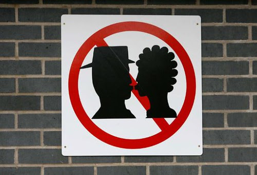 No kissing sign at Warrington Station