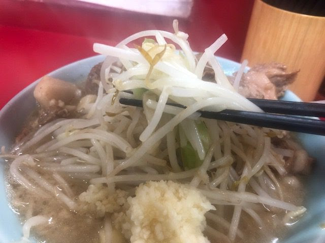 深夜の誘惑に負け食べてしまった ラーメン二郎 歌舞伎町店 食べ歩きコンシェルジュ