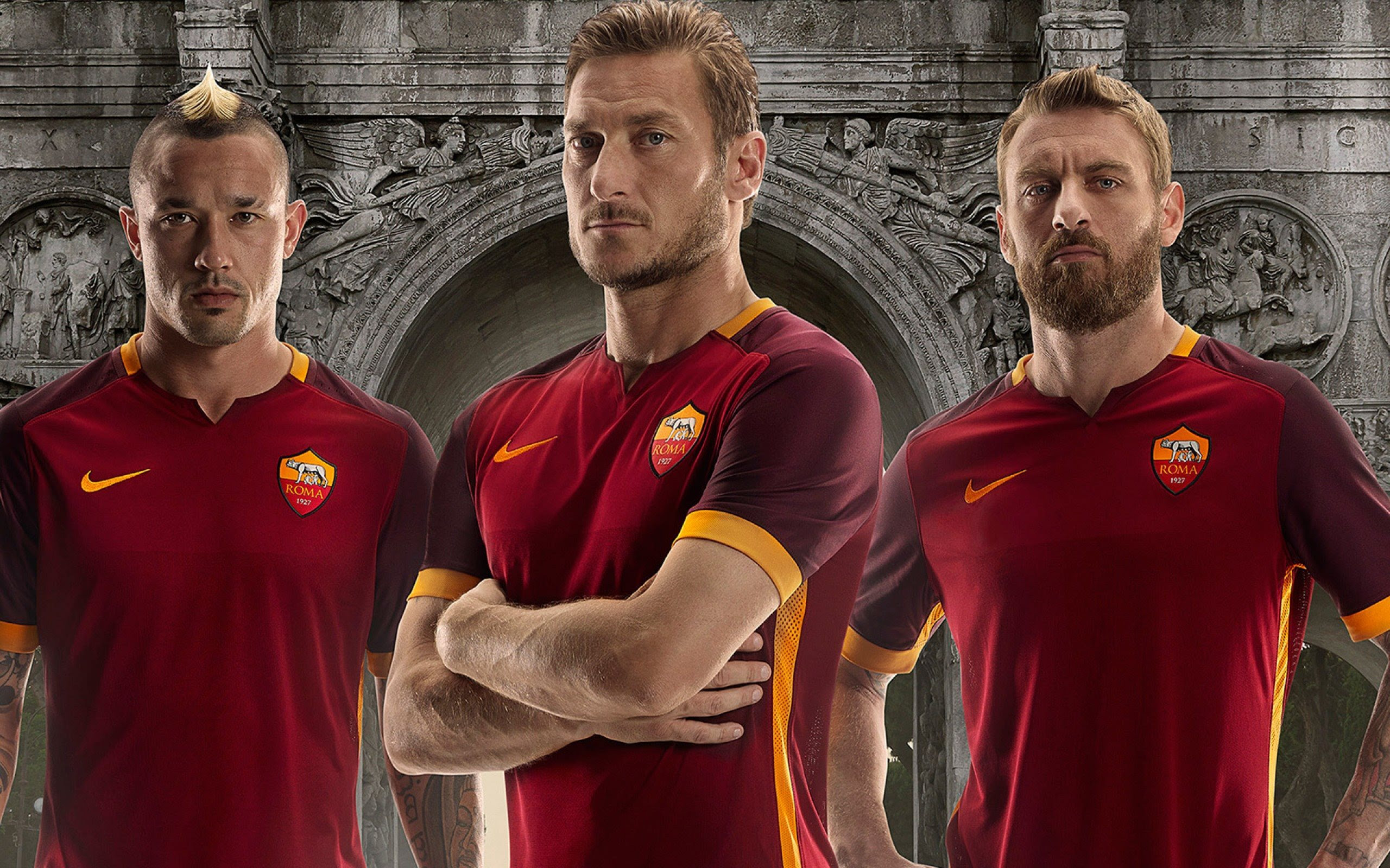 ダウンロード画像 ローマ 15 16 サッカークラブ Totti サッカー 画面の解像度 2560x1600 壁紙デスクトップ上