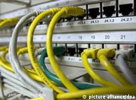 حتا چین، که در فیلترینگ از دیگر کشورها پیشرفته‌تر است، هنوز نتوانسته اینترنت ملی را جایگزین اینترنت جهانی کند