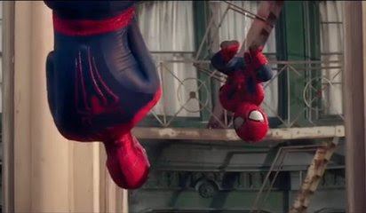 スパイダーマンがエビアンベイビーとなって登場する可愛いcm K Conf