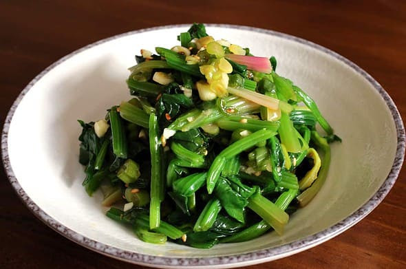 Korean Spinach side dish (시금치나물: Sigeumchi-namul)