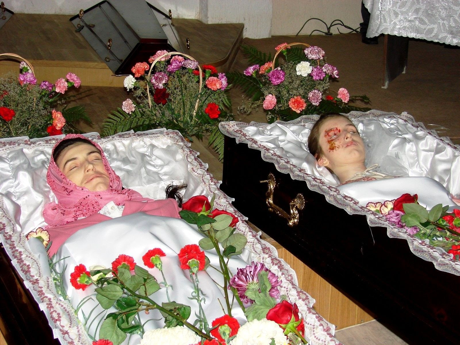 Women in casket - Section 33