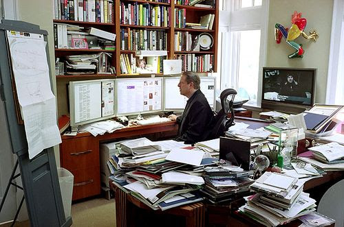 Al Gore's home office with THREE big screens