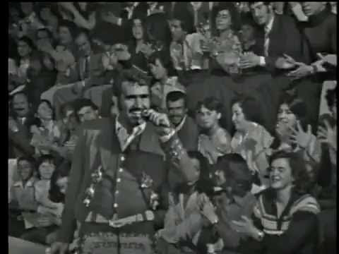 Vicente Fernandez El Arracadas En vivo - YouTube