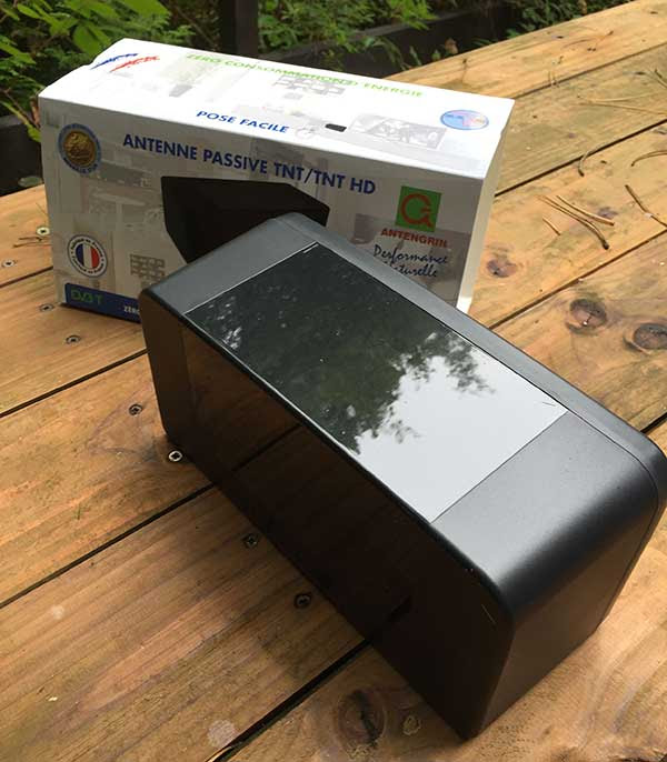 L'antenne passive TNT d'intérieur d'ANTENGRIN - Notre-Siècle