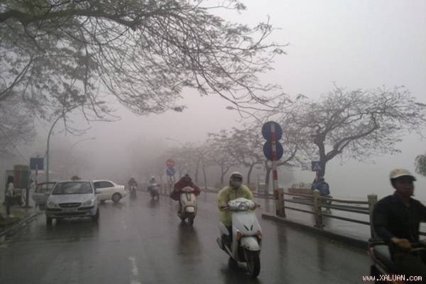 Hà Nội mưa dông tới cuối tuần, các tỉnh Tây Bắc đề phòng lũ quét