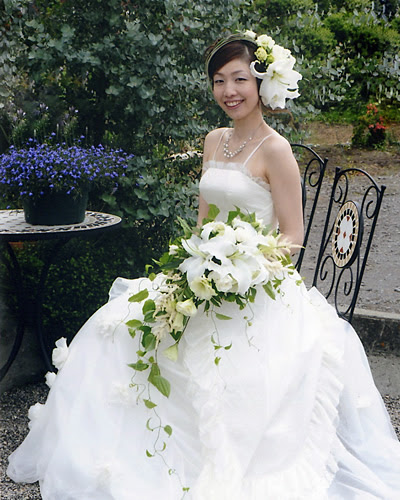 ４ 髪飾り ブーケは勿論 ヘアスタイル メイクも全てデザインルームミツコが製作致しました 群馬県高崎市のブライダルフラワー フラワーアレンジメントのデザインルーム ミツコ