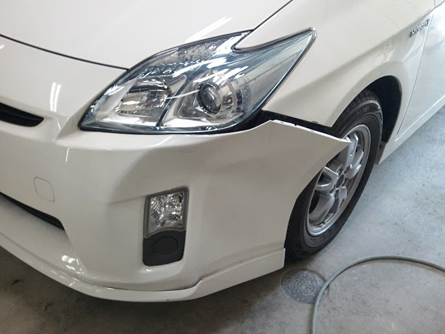 トヨタ プリウス リサイクルバンパーの修理 自動車の鈑金 修理について くるびー