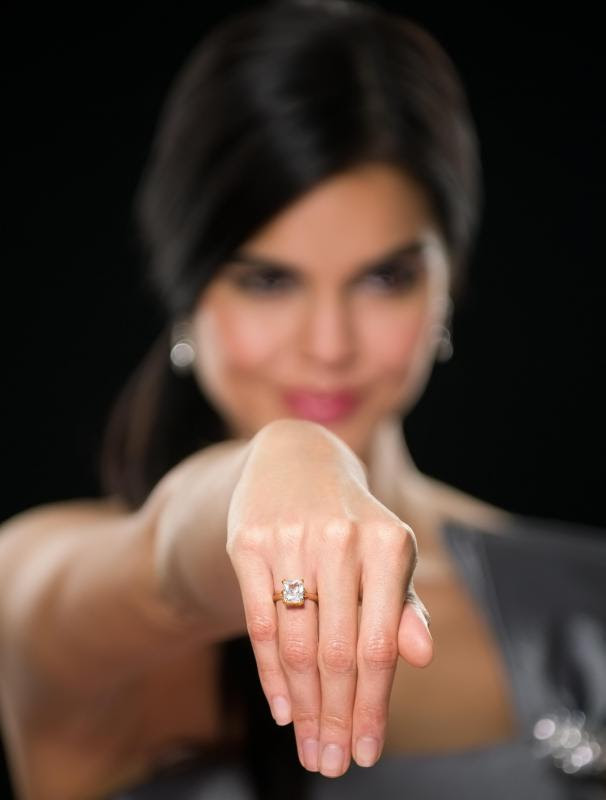 Why did engagement rings start