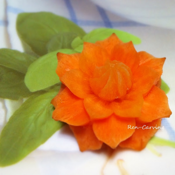 人参のお花を作りました 花芯を少し変化を持たせてみました Ren Carving