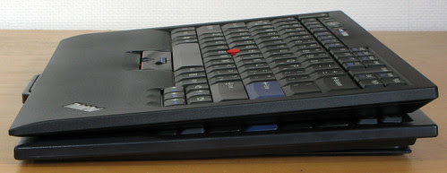 ThinkPad USB Keyboard: Side view