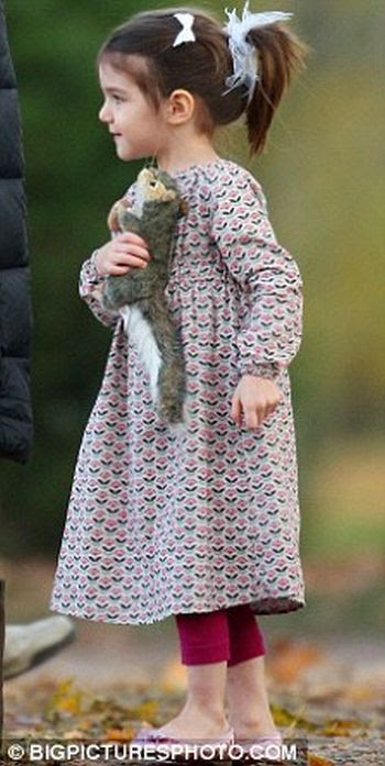 Riddle of the Day. Whose legs are these? (11 pics)