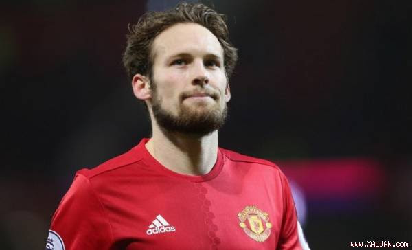 Rao bán Blind, Mourinho dọn đường đón trung vệ mới