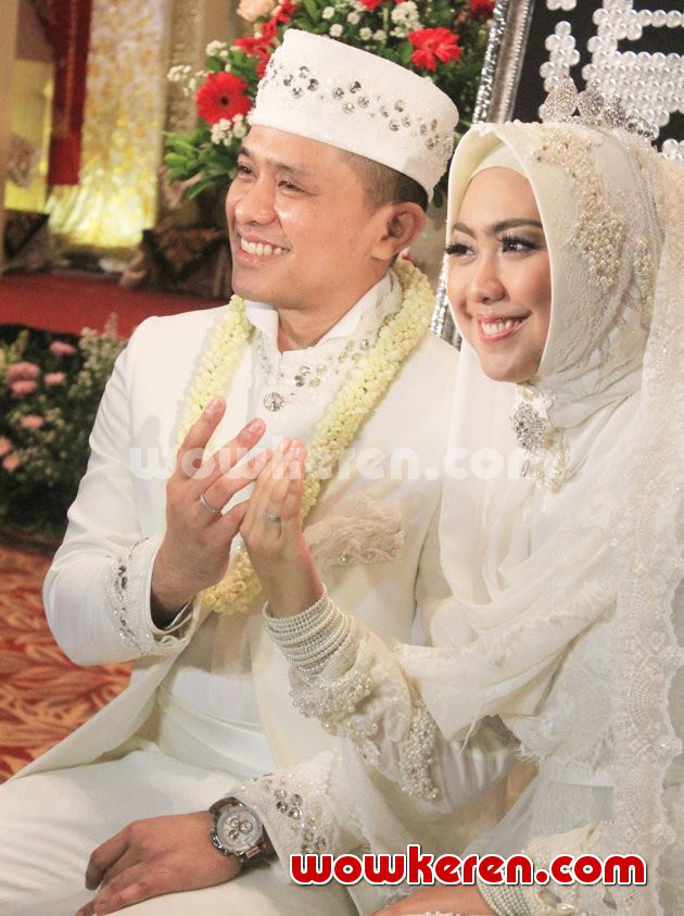 Foto Pernikahan Oki Setiana Dewi dan Ory Vitrio Foto 105 Foto Pernikahan Oki Setiana Dewi dan Ory Vitrio Foto 105