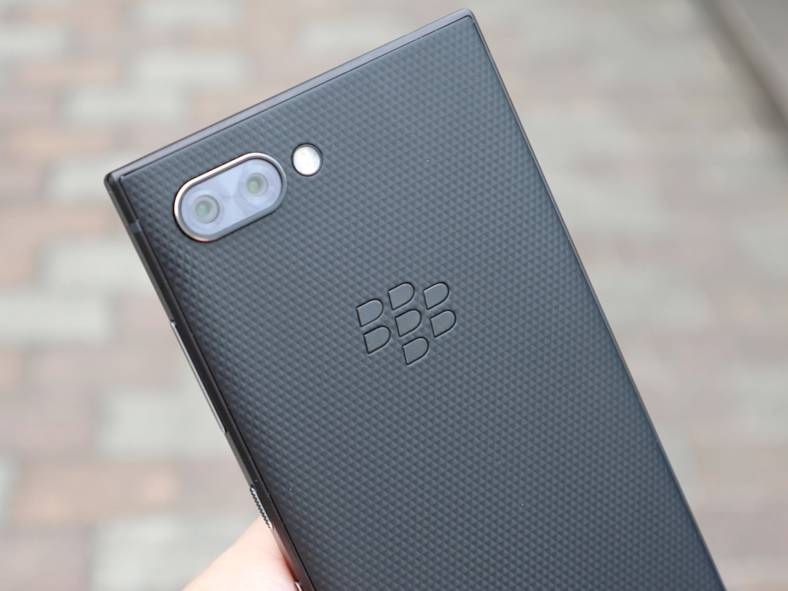 ついに発売 Blackberry Key2 国内版 f100 9 のレビュー Juggly Cn