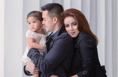 Soal Video Ngamuk Gara-Gara Suami Goda Wanita Lain Olla Ramlan Bungkam HorasSumutNews.com - Berita Terkini Terbaru Hari Ini -biasanya langsung membalas komentar netizen yang khawatir soal isu rumah tangganya dengan Aufar. Namun setelah beredar video diduga Olla ngamuk membela Aufar yang genit ke wanita lain, presenter "Selebrita" tersebut mendadak membisu. 