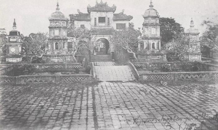 http://nguyentl.free.fr/autrefois/nord/pagodes/pagode_hanoi_1852.jpg