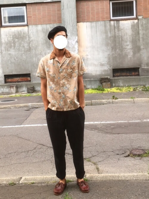 シャツ 花柄 メンズのコーデ 人気の花柄シャツを紹介