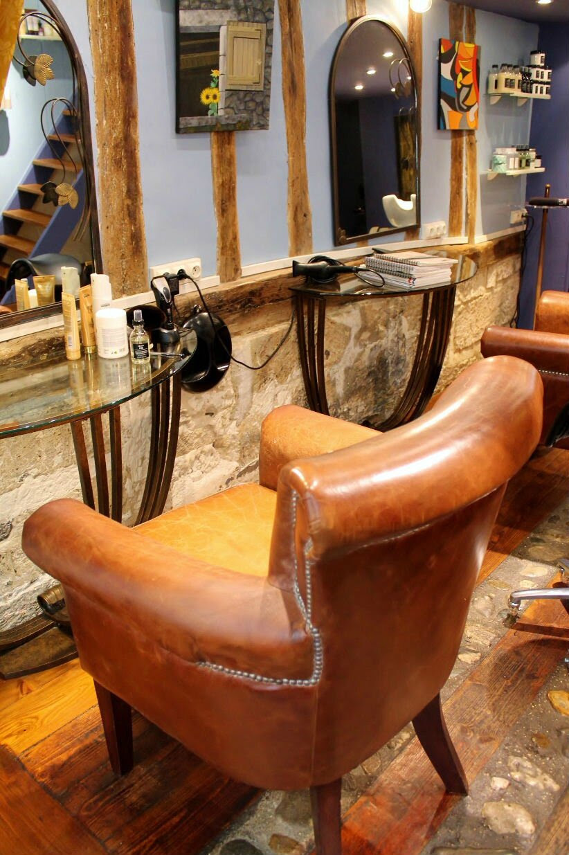 AMBIENT SALON, COIFFEUR ROUEN. la mère de la mule AMBIENT SALON, COIFFEUR ROUEN. la mère de la mule