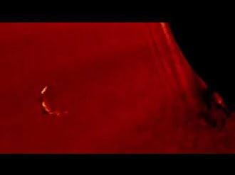 Gigantesco OVNI Cerca del Sol / Planet Size UFO Near Our Sun
