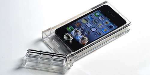 TAT7 slideshow2 1 Sumerge tu iPhone sin ningún problema con iPhone Scuba Case