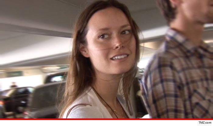 1029-summer-glau-tmz-01