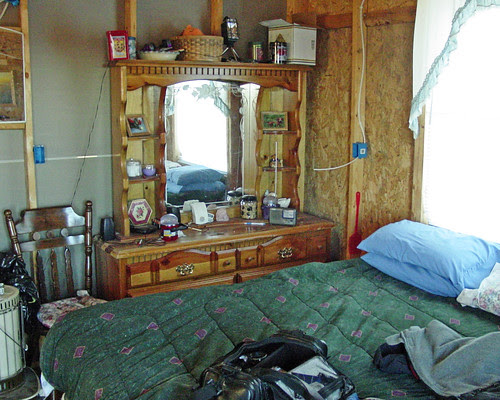 Hillbilly Hill - Cabin Bedroom